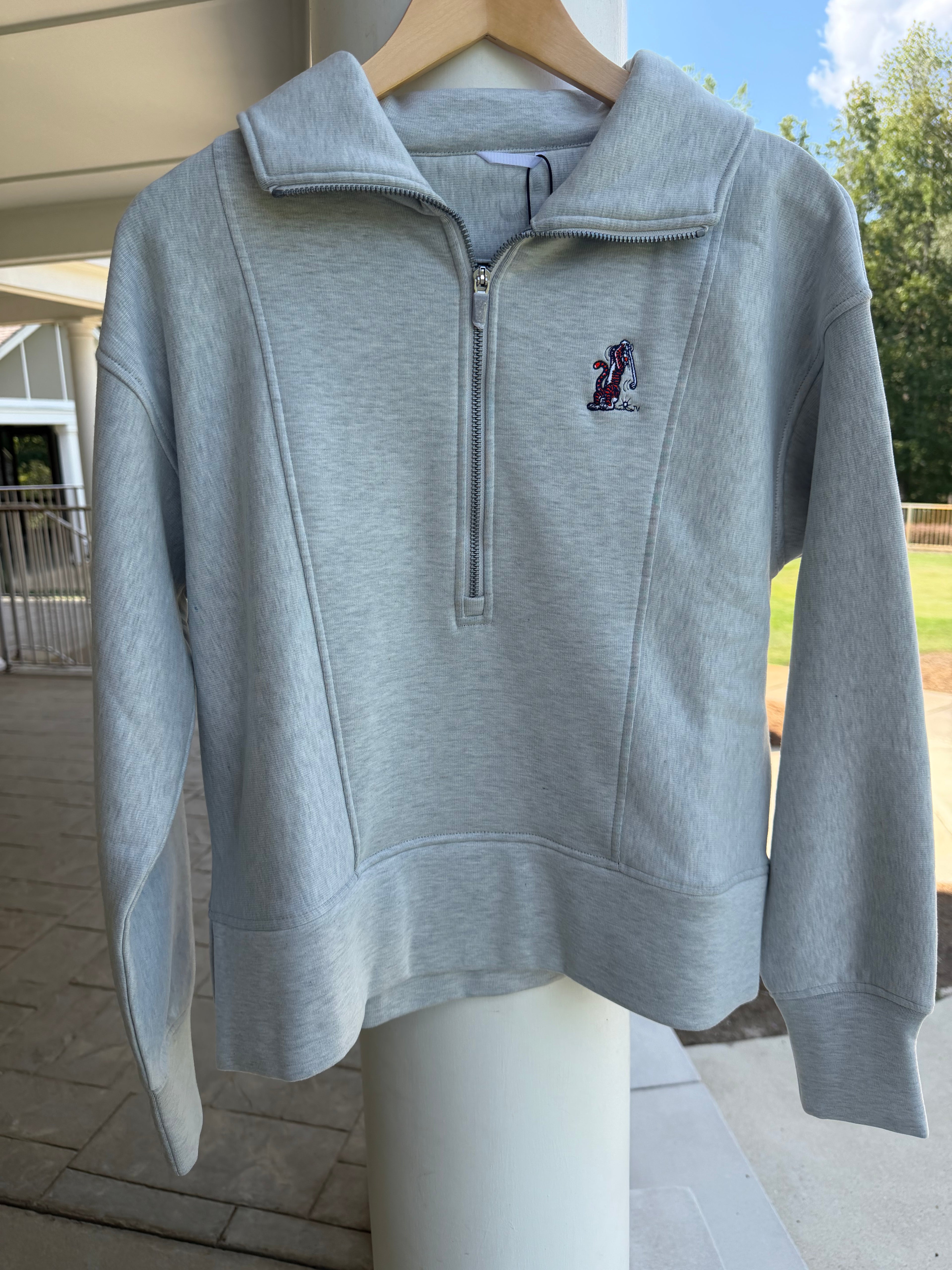 Zero Restriction Swingin’ Aubie Womens Zip Mock
